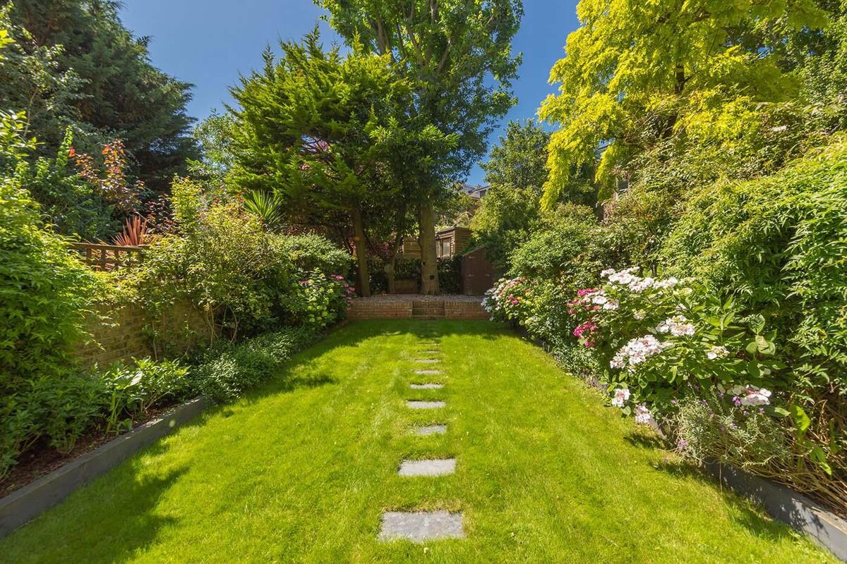 flat for sale in Primrose Gardens, London, NW3 BSZ012142944 Knight Frank