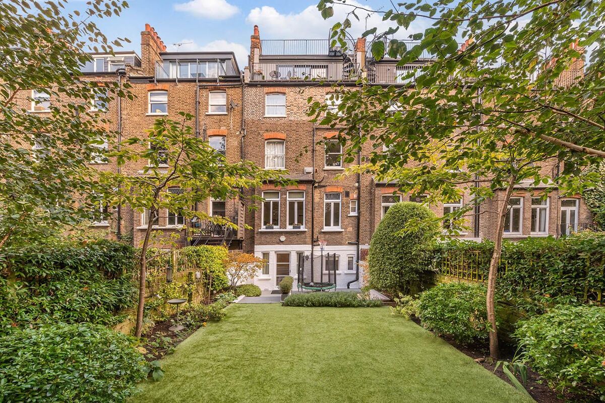 flat for sale in Primrose Gardens, London, NW3 BSZ012148157 Knight