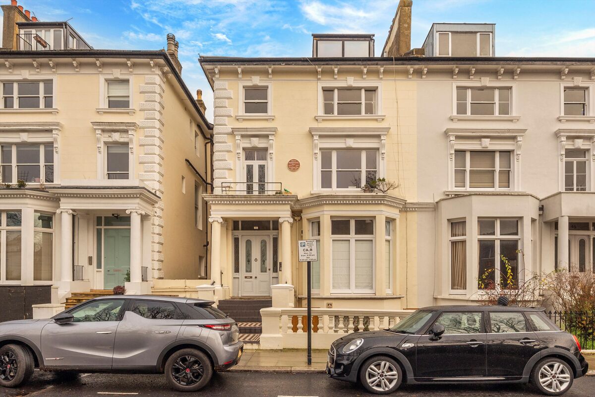 flat for sale in Belsize Square, Belsize Park, London, NW3