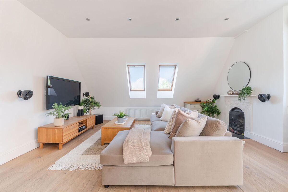 flat for sale in Strathray Gardens, London, NW3. BSZ012376733