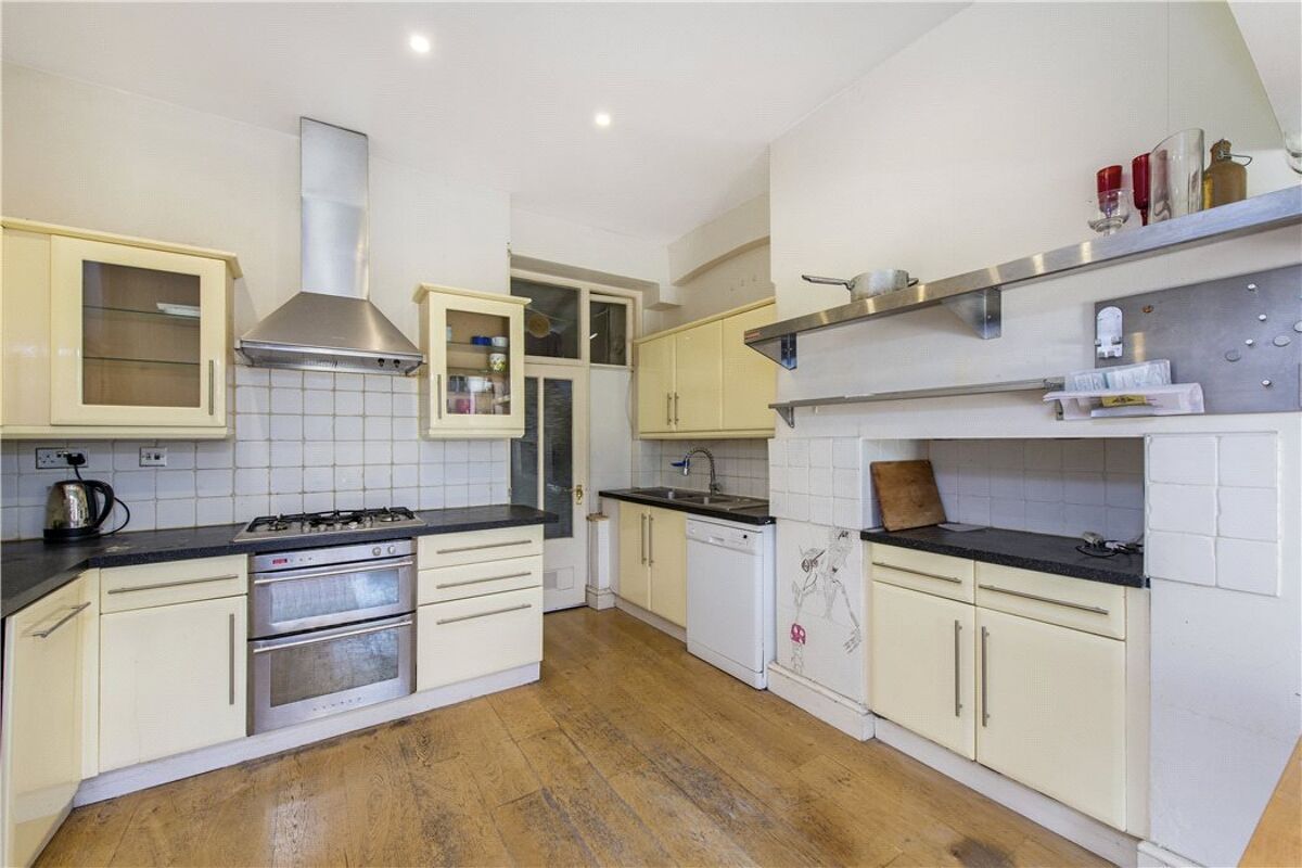 flat for sale in Parliament Hill Mansions, Lissenden Gardens, Kentish