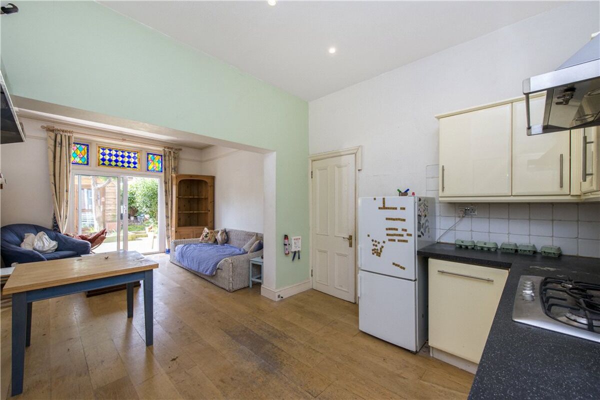 flat for sale in Parliament Hill Mansions, Lissenden Gardens, Kentish