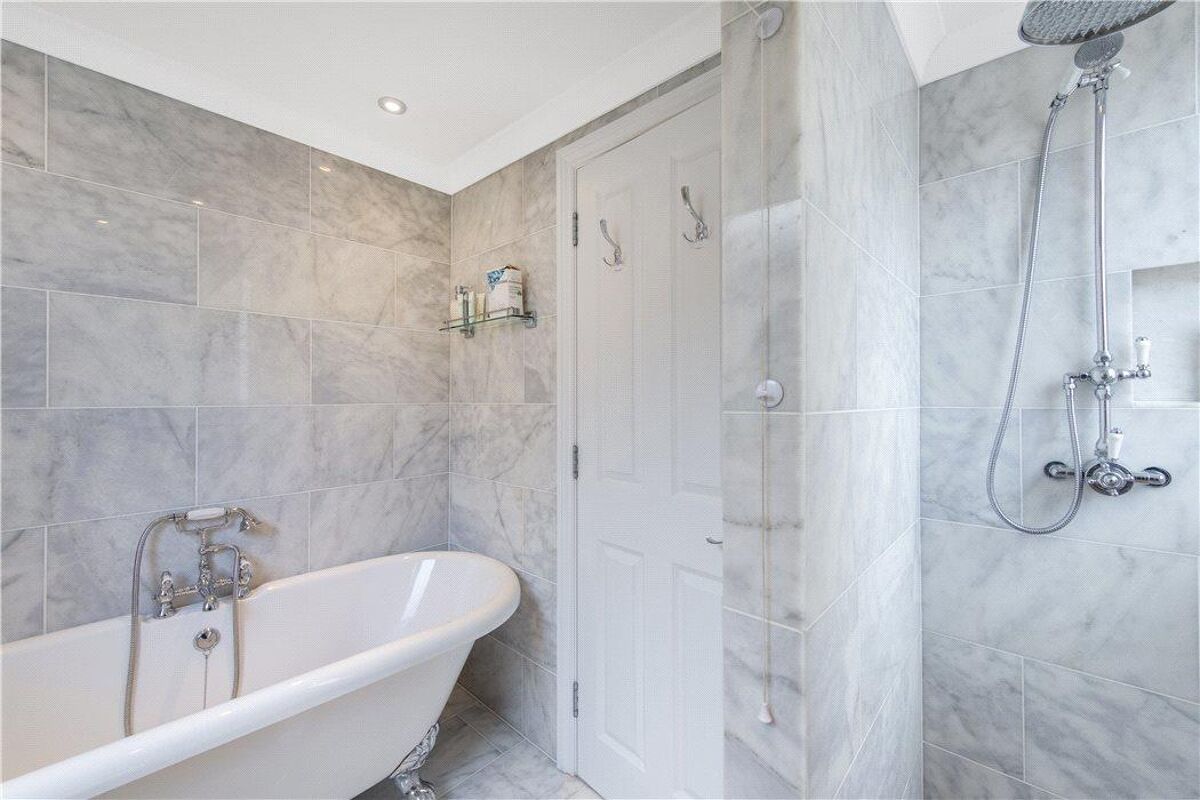 flat for sale in Gloucester Avenue, Primrose Hill, London, NW1