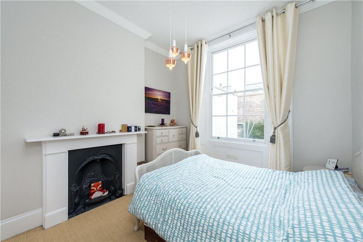 flat for sale in Gloucester Avenue, Primrose Hill, London, NW1