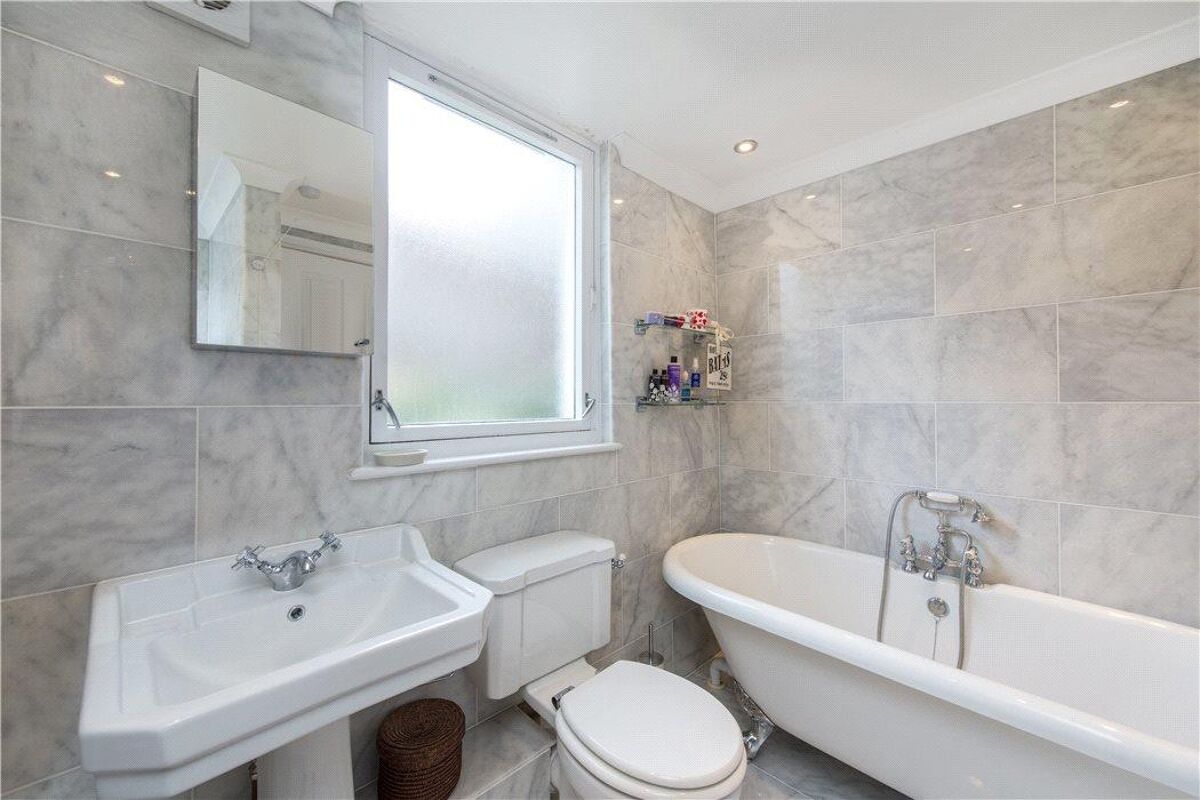 flat for sale in Gloucester Avenue, Primrose Hill, London, NW1