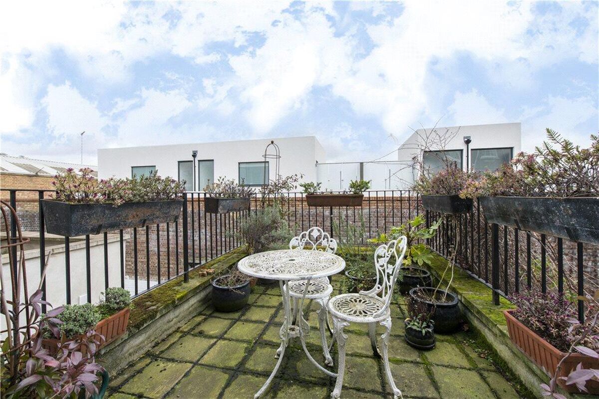 flat for sale in Gloucester Avenue, Primrose Hill, London, NW1