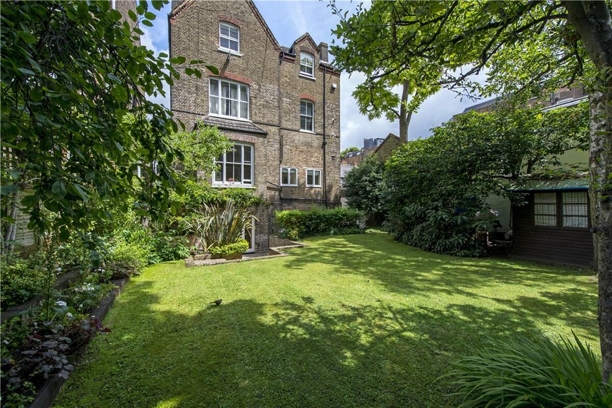 flat for sale in Primrose Gardens, Belsize Park, London, NW3