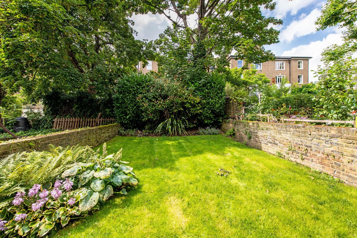 flat for sale in Primrose Gardens, Belsize Park, London, NW3