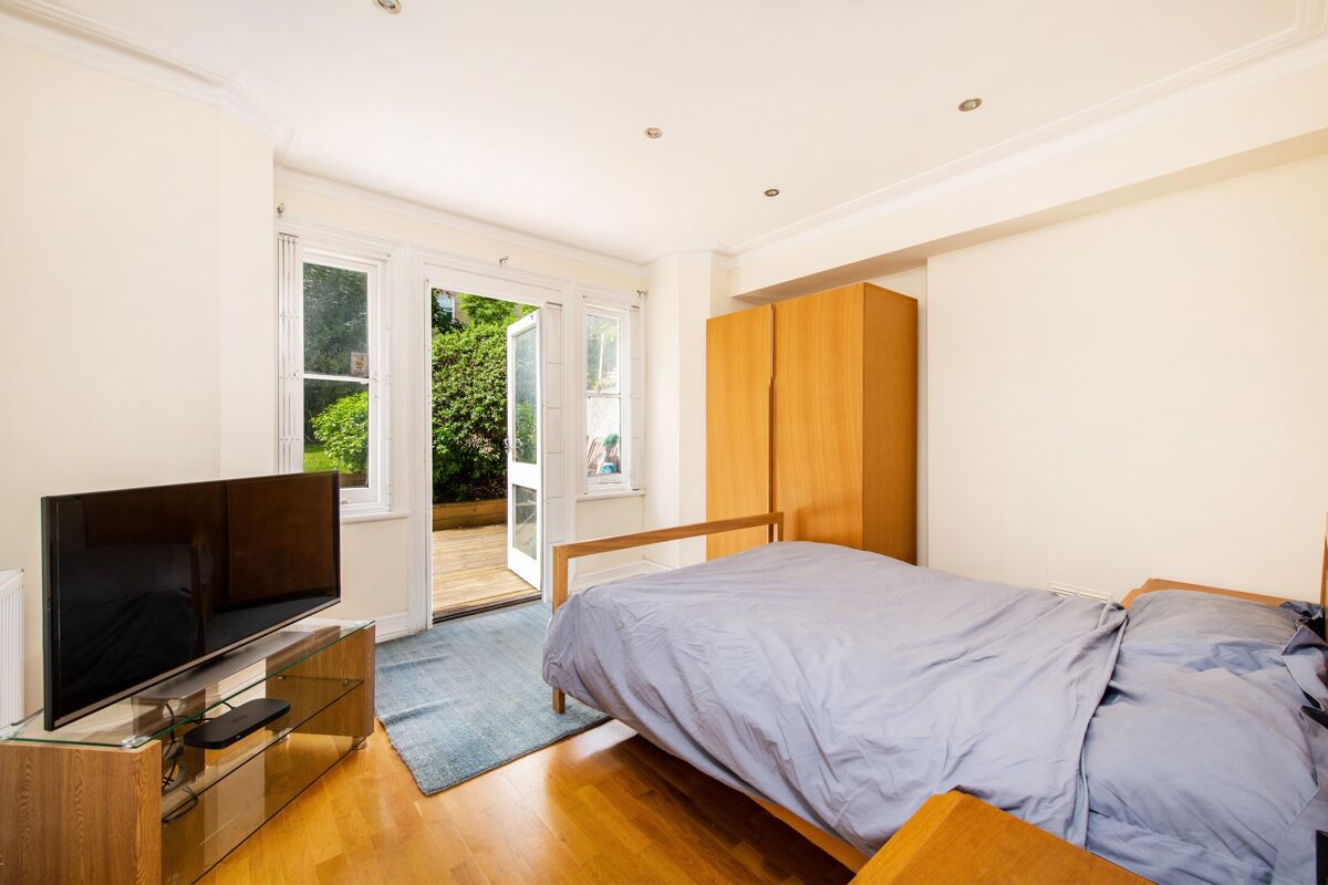 flat for sale in Primrose Gardens, Belsize Park, London, NW3