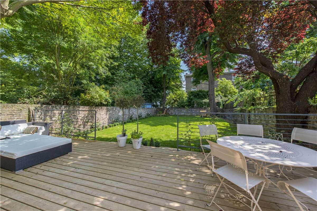 flat for sale in Buckland Crescent, Belsize Park, London, NW3