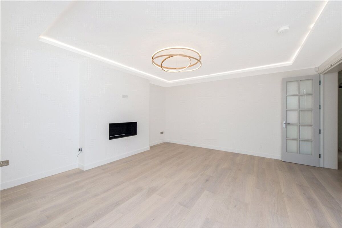 flat for sale in Buckland Crescent, Belsize Park, London, NW3