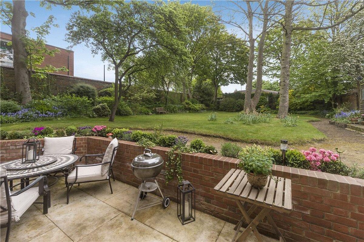flat for sale in Lyndhurst Gardens, Hampstead, London, NW3 BSZ170103