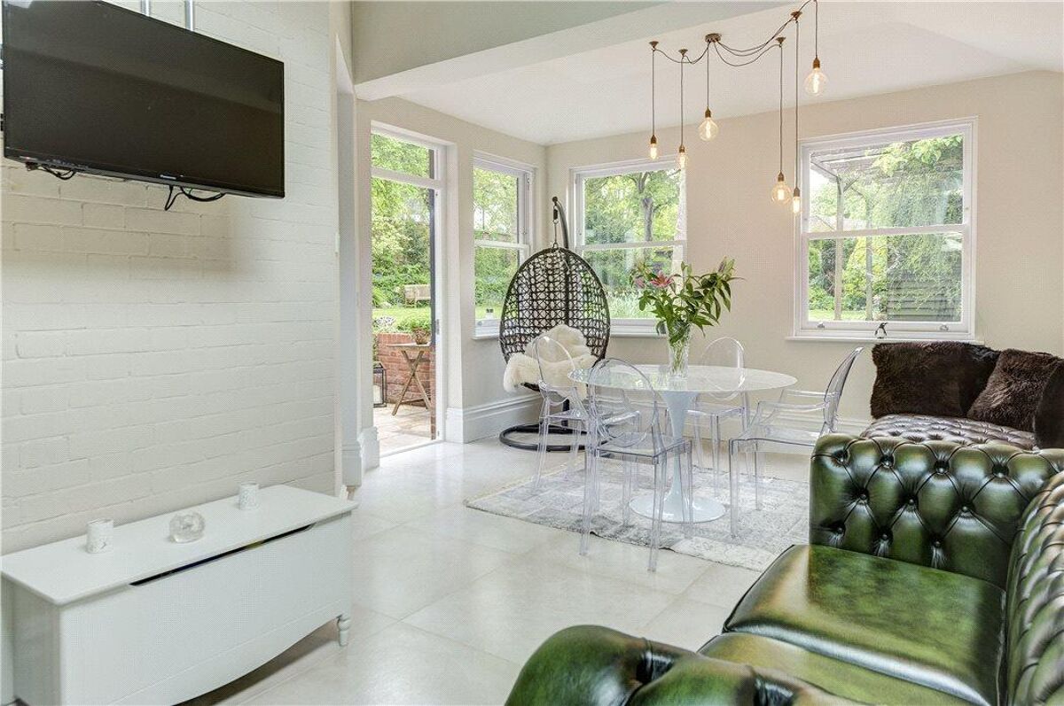 flat for sale in Lyndhurst Gardens, Hampstead, London, NW3 BSZ170103