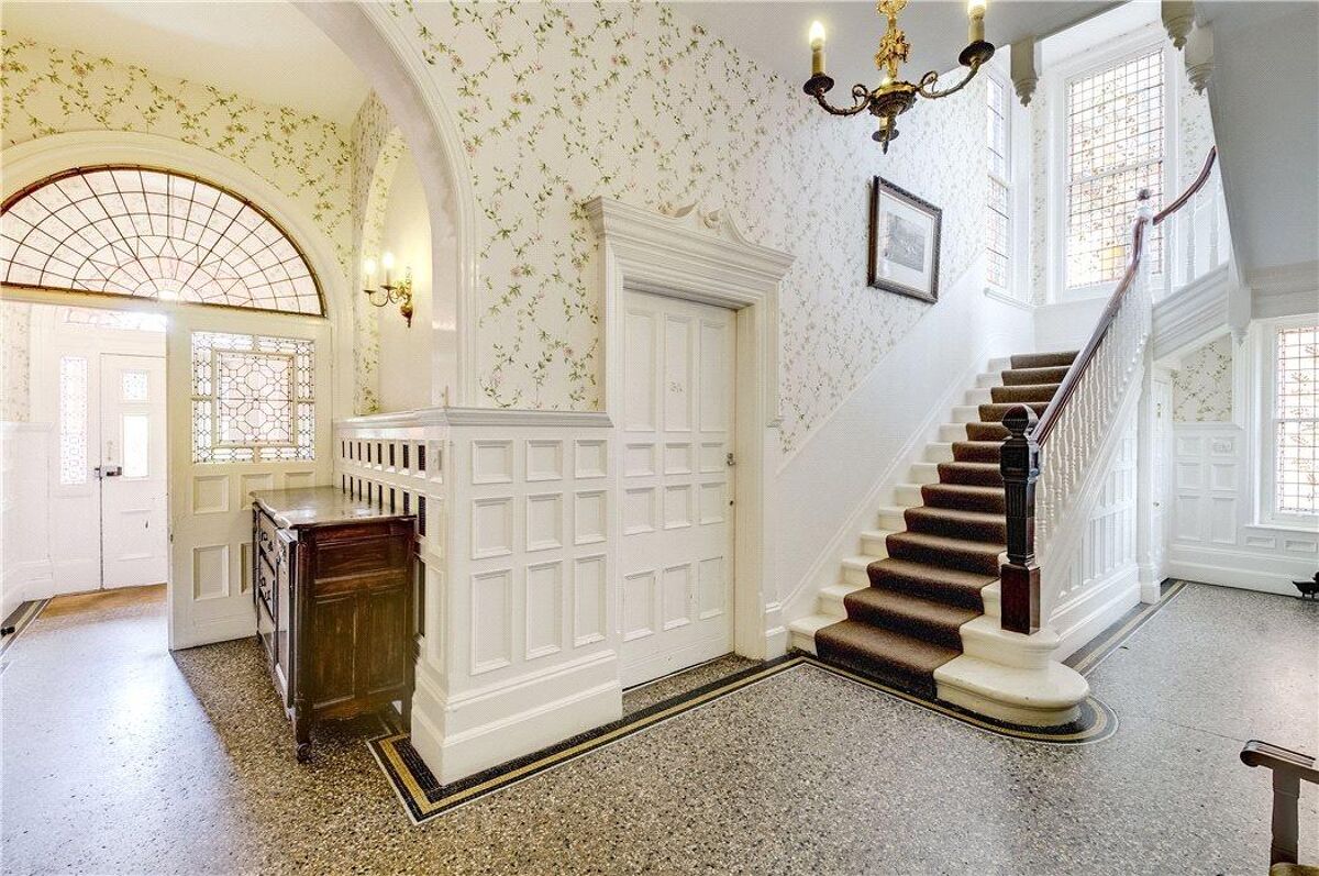 flat for sale in Lyndhurst Gardens, Hampstead, London, NW3 BSZ170103