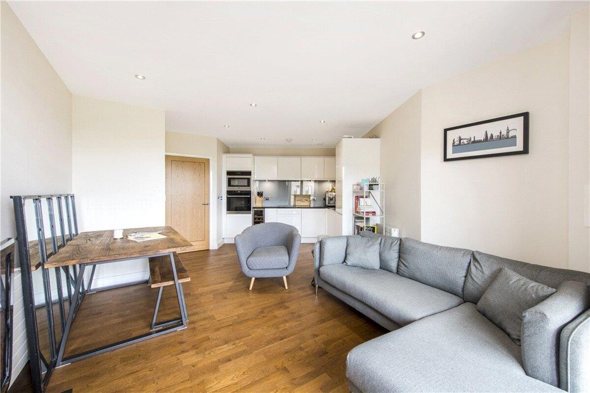 อสังหาริมทรัพย์สำหรับจำหน่าย Huxley House, Lawn Road, London, NW3