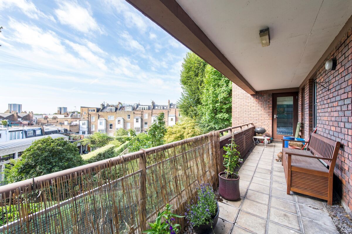 flat for sale in House, Lyndhurst Gardens, London, NW3