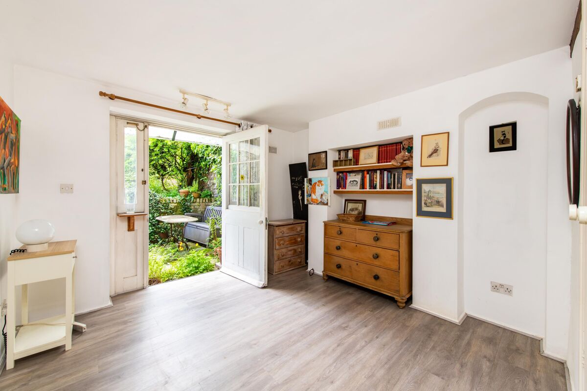 flat for sale in Regents Park Road, NW1 BSZ200001 Knight Frank