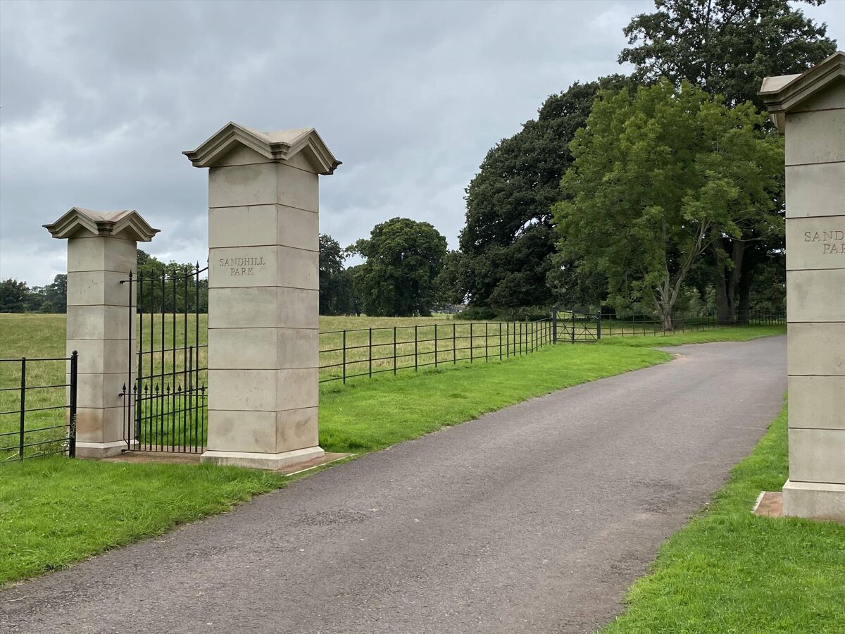 For sale, 2 bedroom barn conversion. 4 The Courtyard, Lydeard