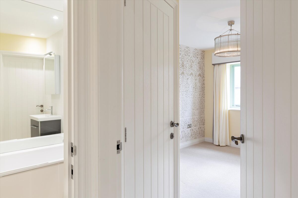 For sale, 2 bedroom barn conversion. 8 The Courtyard, Lydeard