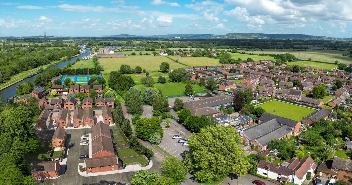 house for sale in Kingfisher Close, Lake Lane, Frampton on Severn, GL2