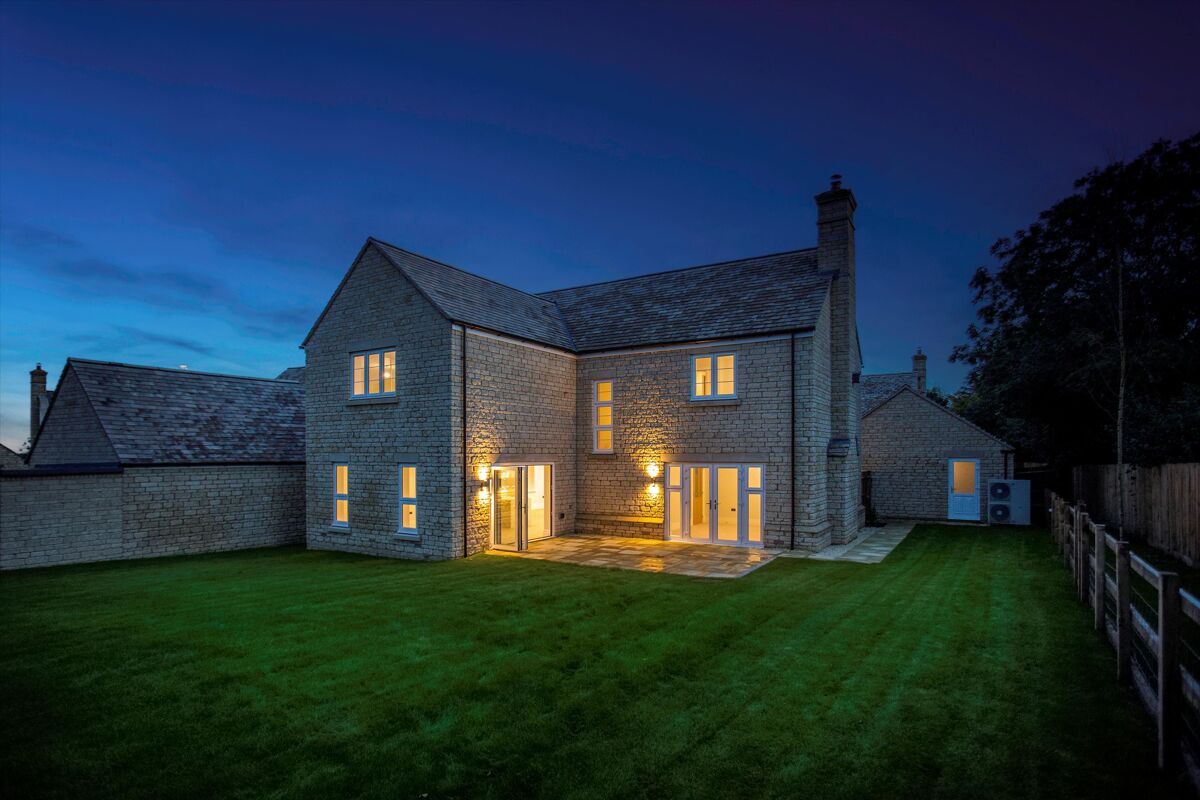 house for sale in Park Street, Hawkesbury Upton, GL9. BTD012270916