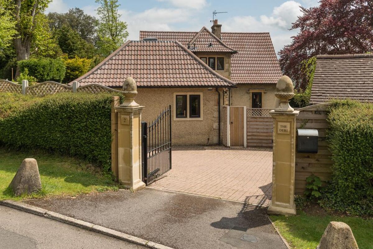 house for sale in Bannerdown Close, Batheaston, Bath, Somerset, BA1