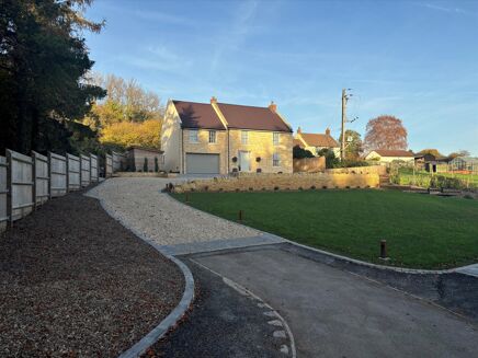 Picture of 4 bedroom house for sale.
