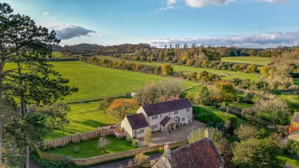 Picture of 4 bedroom village house for sale.