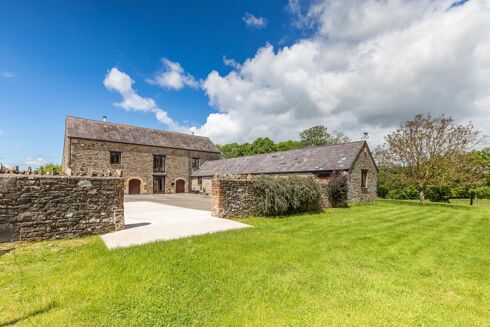 Picture of 3 bedroom barn conversion for sale.