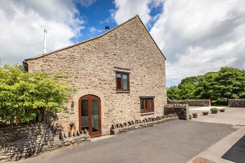 Picture of 3 bedroom barn conversion for sale.