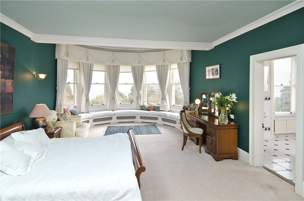 house for sale in Field End, London Road West, Bath, Somerset, BA1