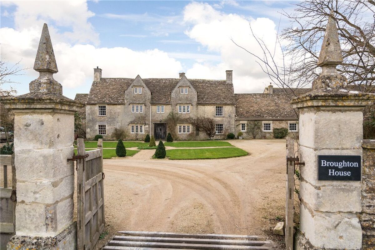 house for sale in Broughton Gifford, Melksham, Wiltshire, SN12 BTH130028 Knight Frank