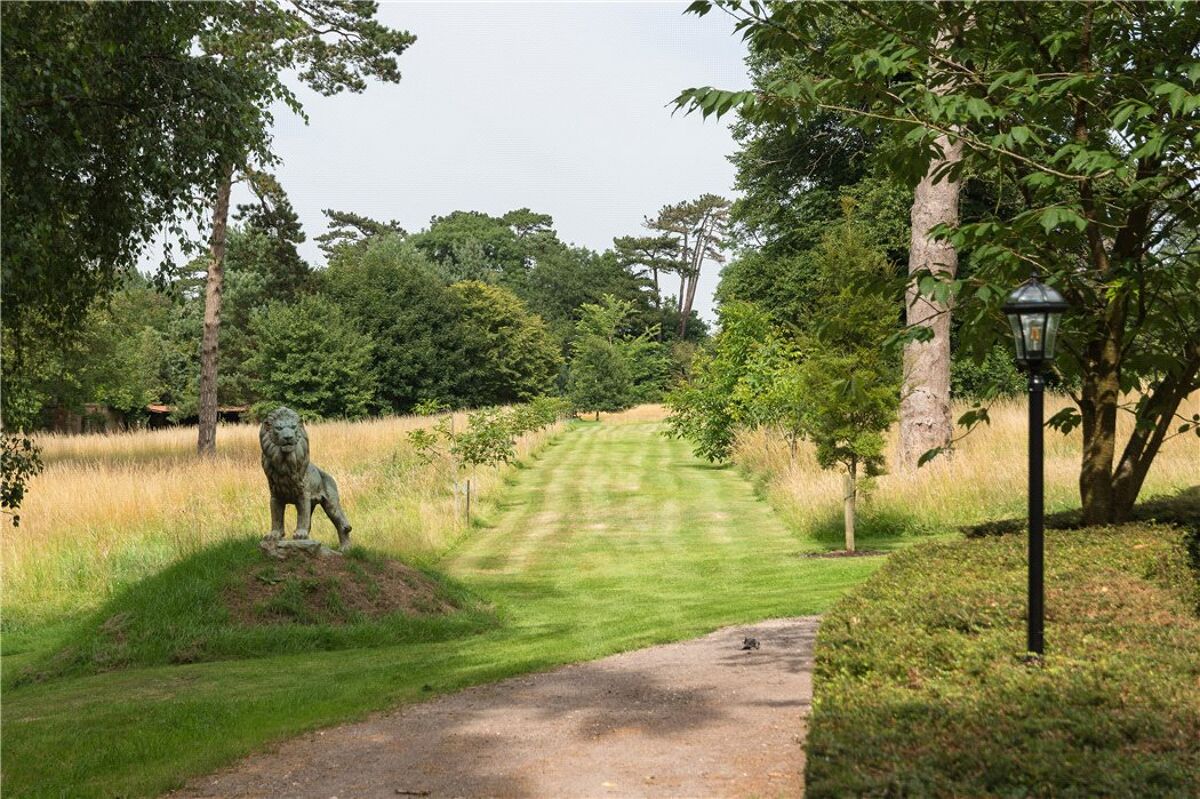 house for sale in Sandridge Common, Melksham, Wiltshire, SN12