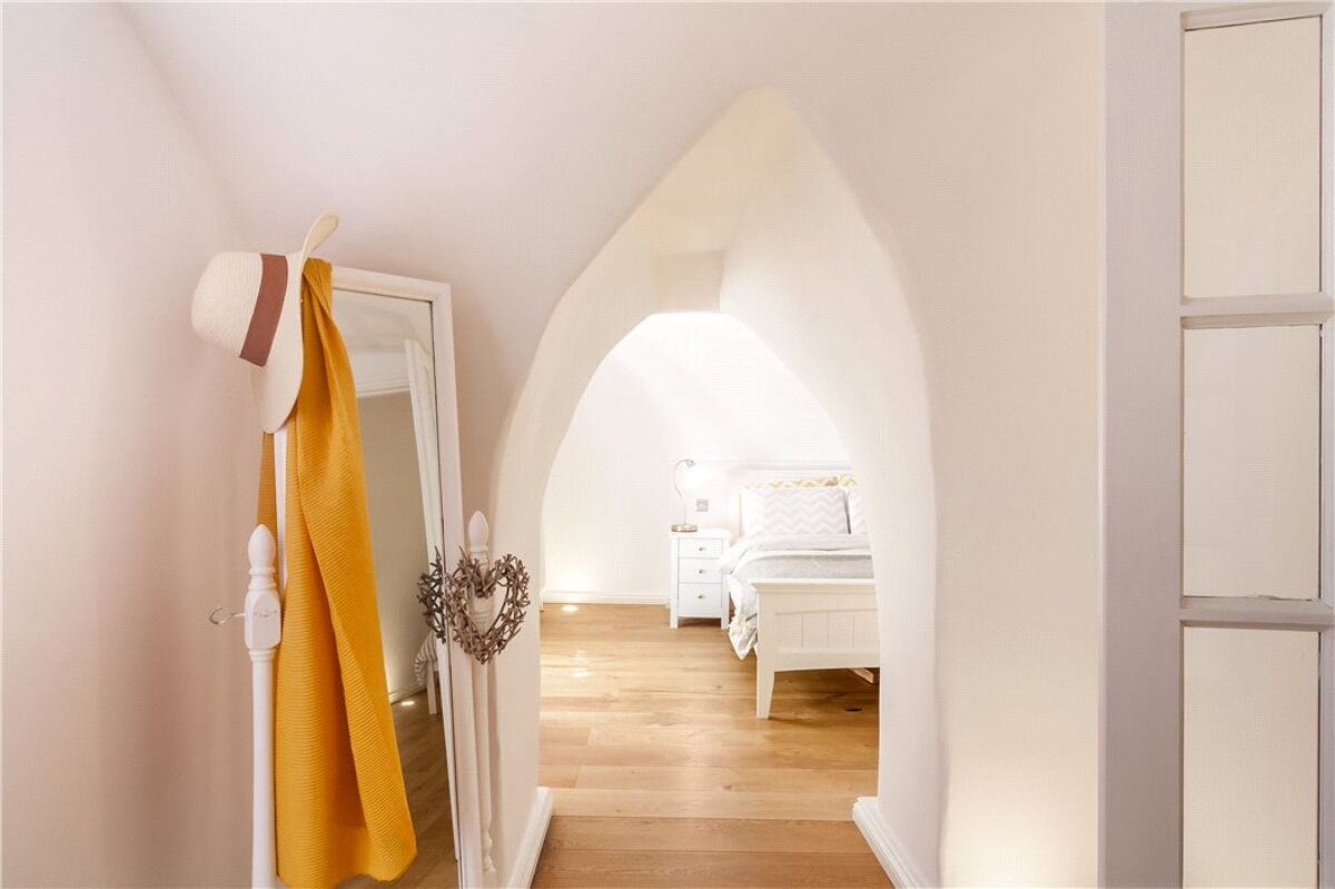 flat for sale in Beaufort East, Bath, Somerset, BA1 BTH180179