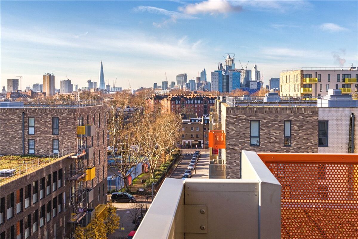 flat for sale in Sculpture House, 4 Killick Way, Stepney Green, London