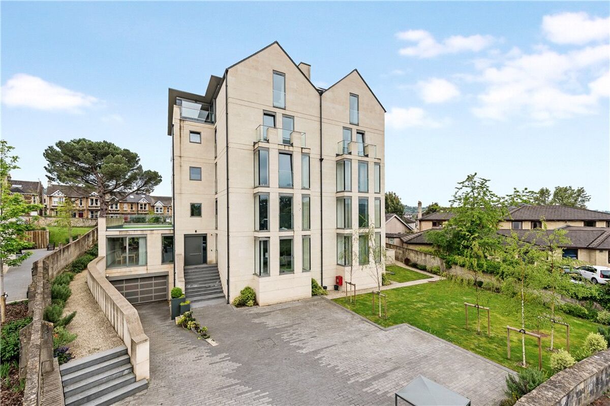 flat for sale in Charters, 43 Upper Oldfield Park, Bath, BA2