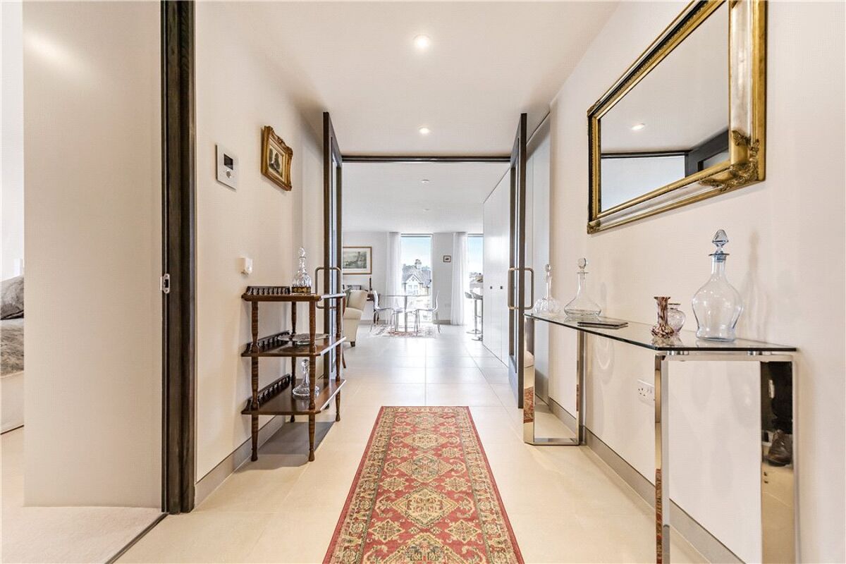 flat for sale in Charters, 43 Upper Oldfield Park, Bath, BA2