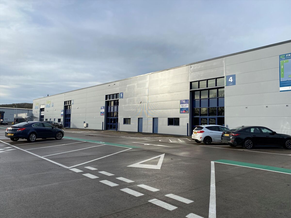 TO LET: Trade Counter / Warehousing / Retail Units. Freemans Parc, Penarth Road, Cardiff, CF11 8EQ