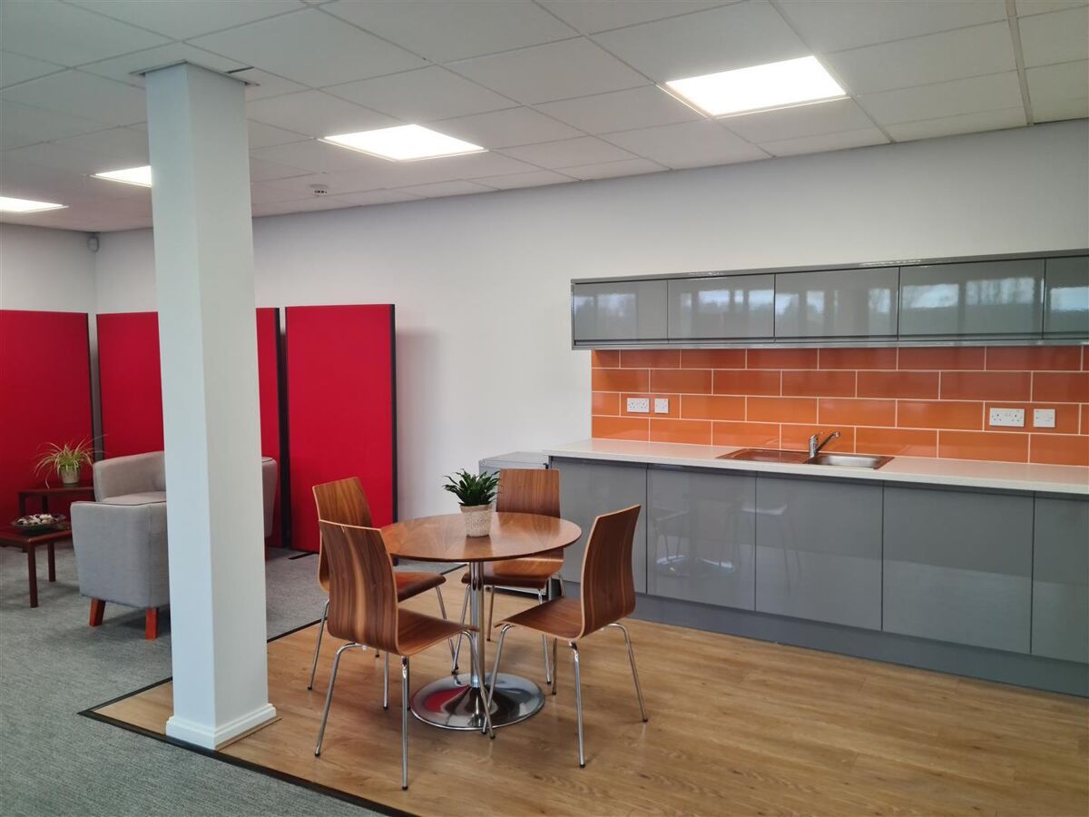 Office (Bus. Park) to rent in 3 Alexandra Gate, Ffordd Pengam, Cardiff