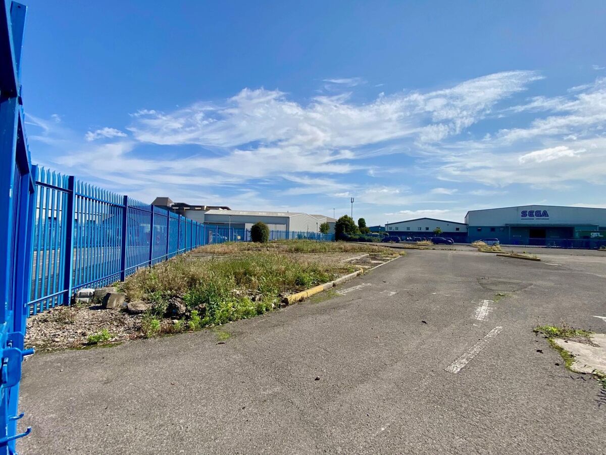 To Let: Vacant Industrial / Storage Site - Allied Industrial Park, Seawall Road, Cardiff, CF24 5PH