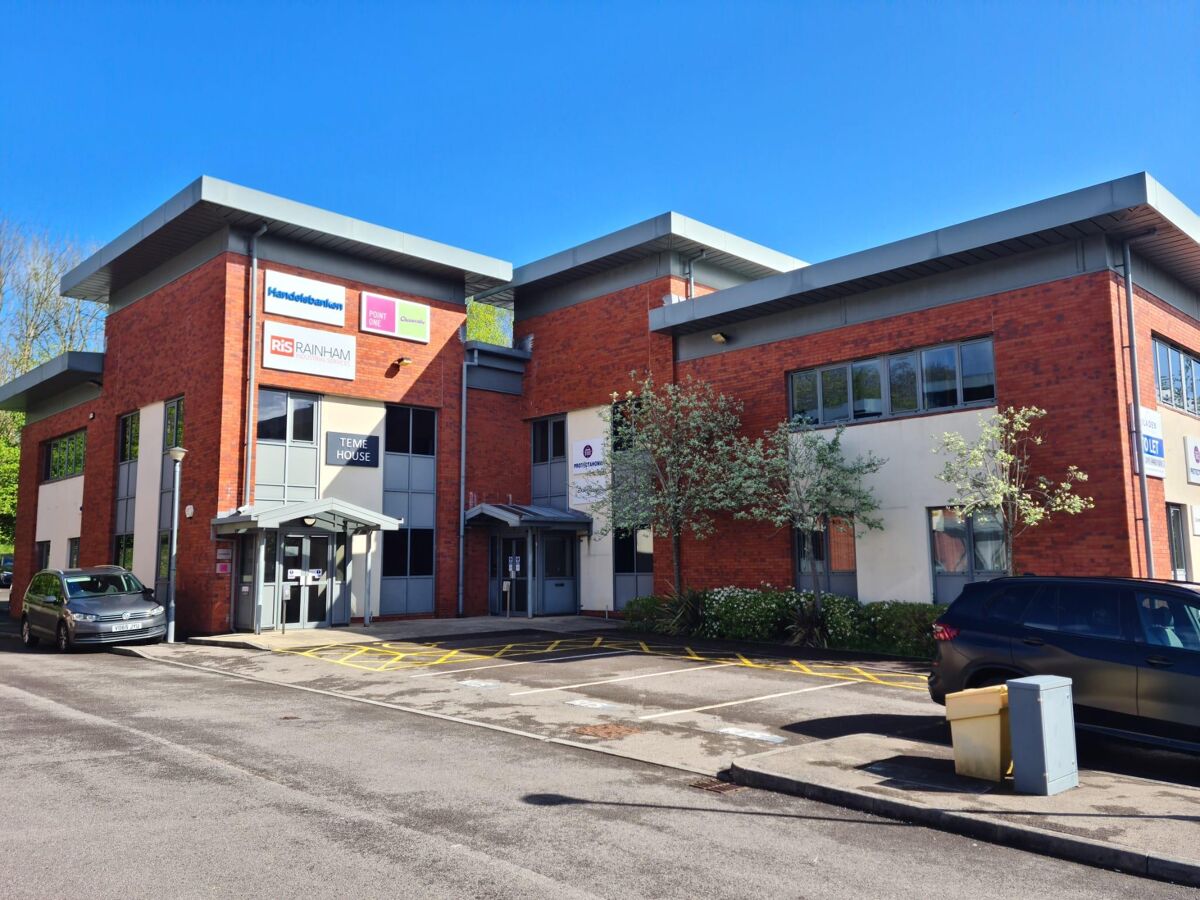 Well specified detached business park office with excellent parking.