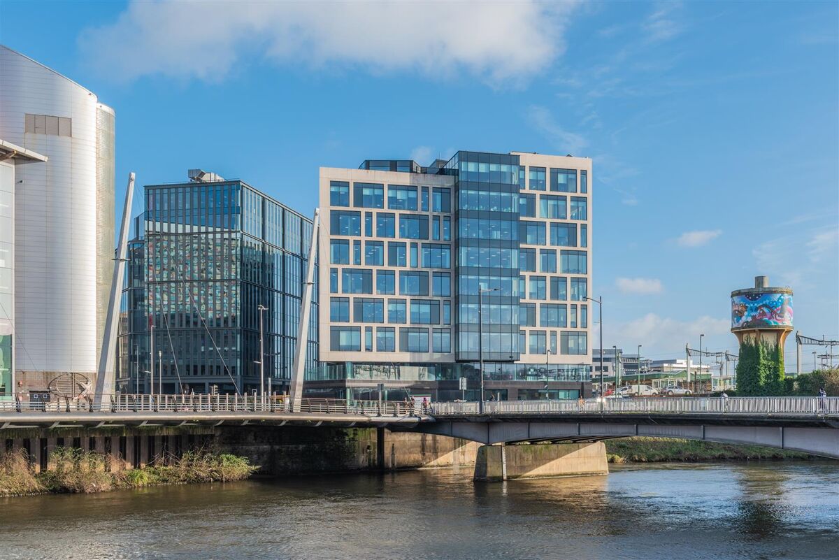 One Central Square forms part Cardiff’s premier office development. Situated in a prime location neighbouring Cardiff Central Station, the property provides best in class Grade A office accommodation.