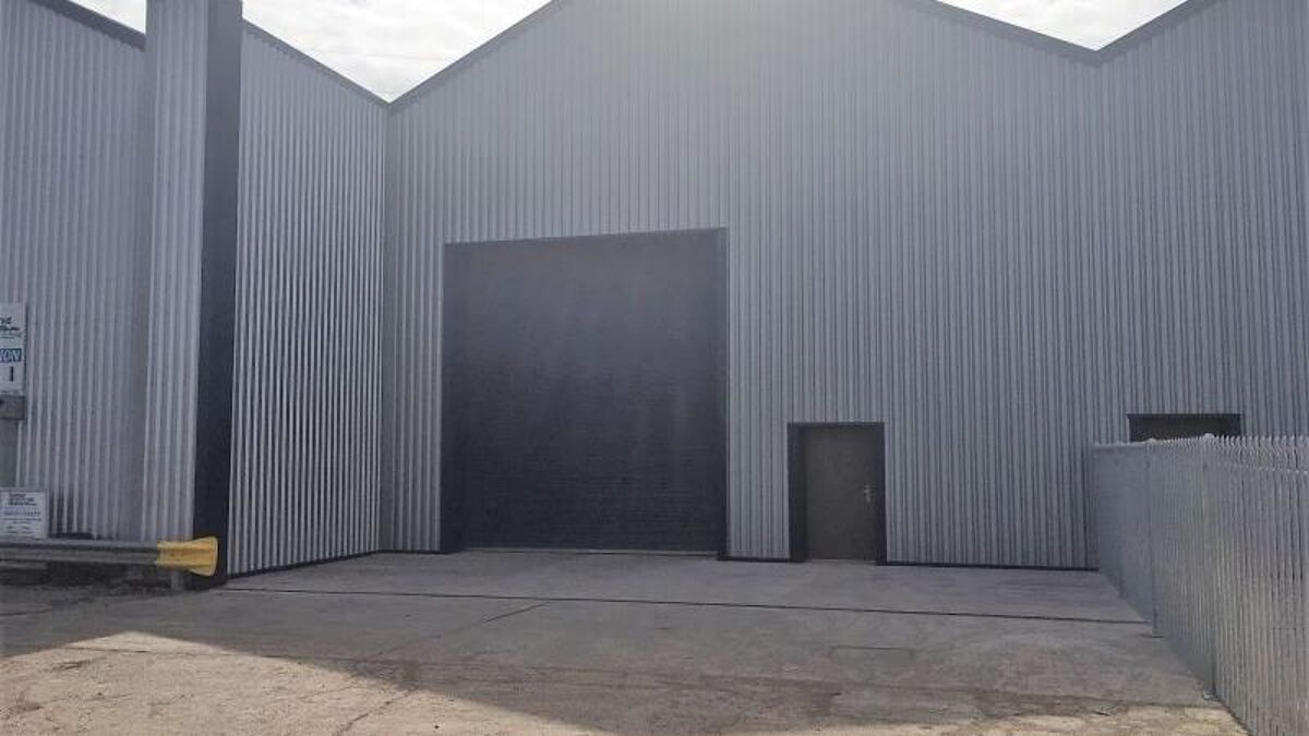 TO LET: Industrial / Warehouse Units Wentloog Buildings, Rumney, Cardiff, CF3 1TH