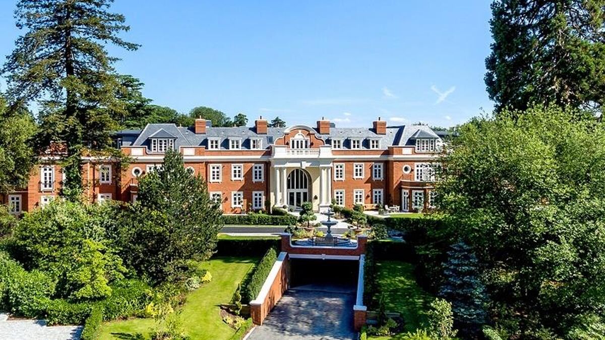 flat for sale in Park Hill Drive, Cobham, Surrey, KT11 CBM012044521