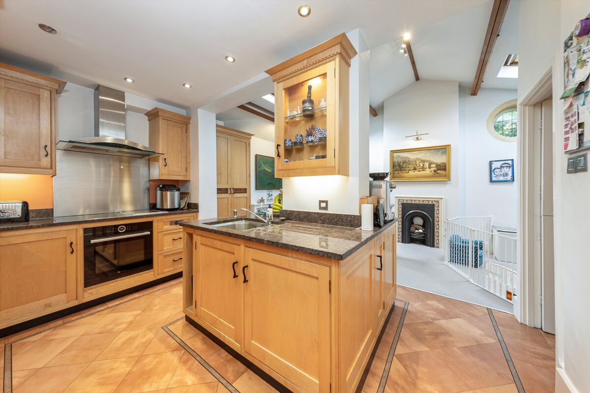 house for sale in Warren Lane, Oxshott, Leatherhead, Surrey, KT22