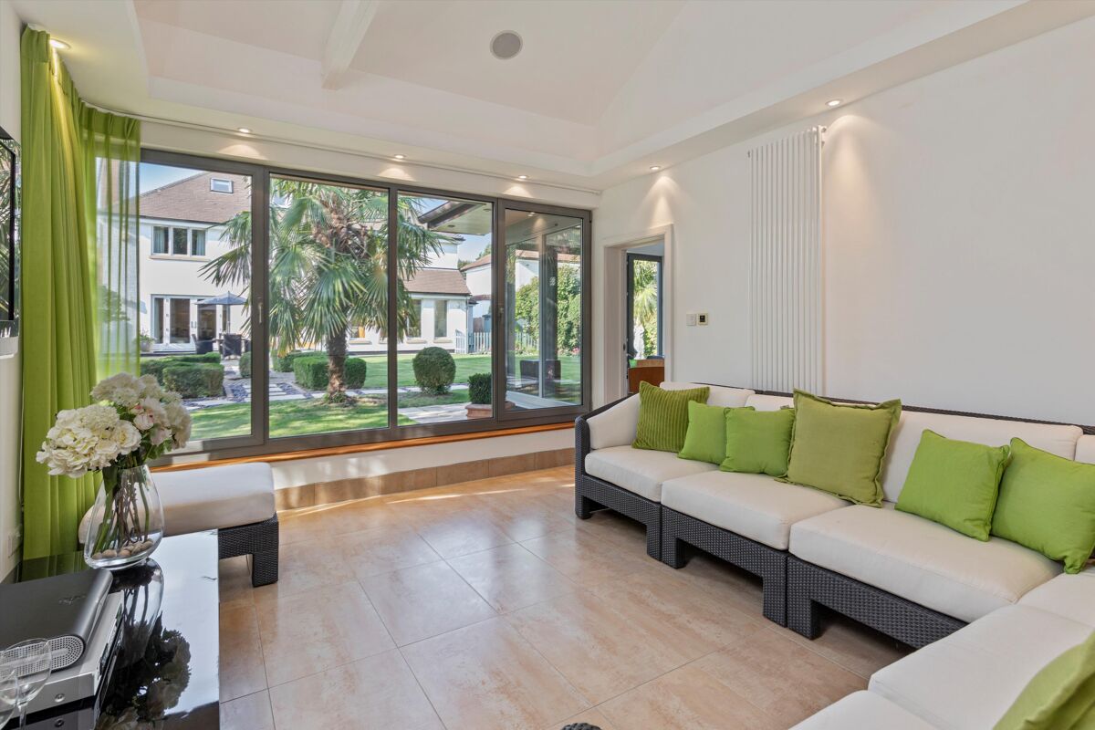 house for sale in Yarm Way, Leatherhead, Surrey, KT22 CBM012050946