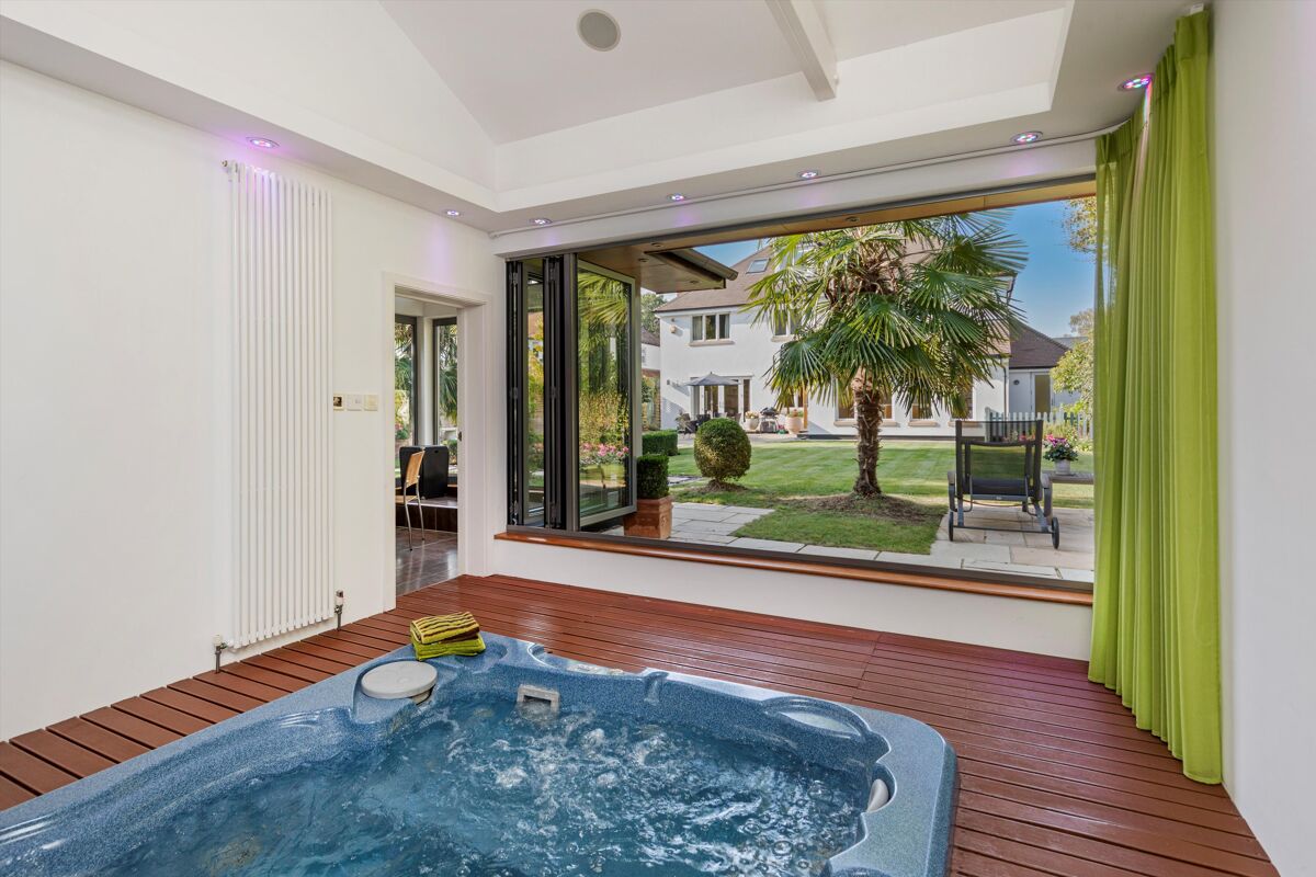 house for sale in Yarm Way, Leatherhead, Surrey, KT22 CBM012050946