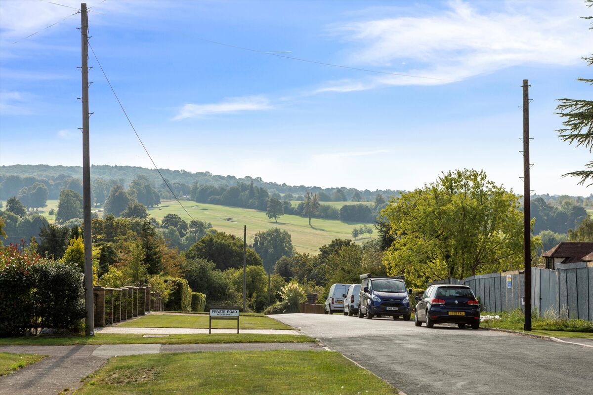 house for sale in Yarm Way, Leatherhead, Surrey, KT22 CBM012050946