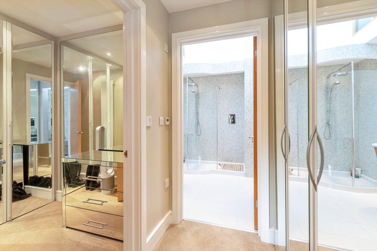 house for sale in Yarm Way, Leatherhead, Surrey, KT22 CBM012050946