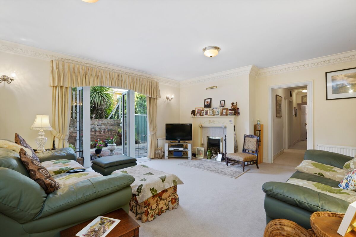 flat for sale in High Street, Esher, Surrey, KT10 CBM012072280